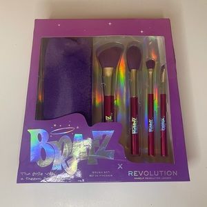 Bratz Makeup Revolution Brush Set💜